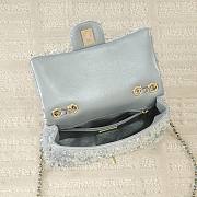 Bagsaaa Chanel Flap Bag Silver Sequins AS4561 - 21cm - 3