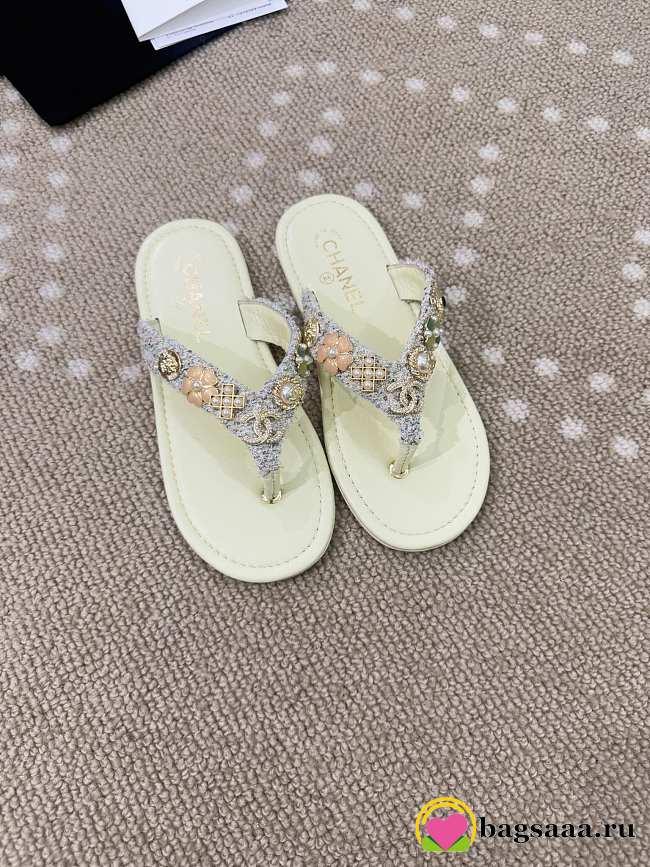 Bagsaaa Chanel Thongs G46304 Light Yellow - 1