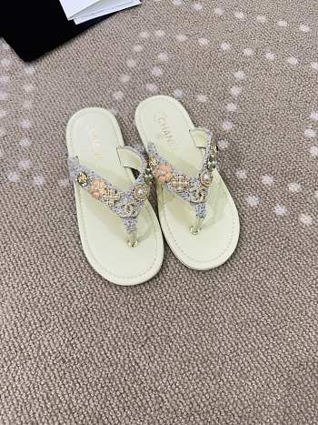 Bagsaaa Chanel Thongs G46304 Light Yellow