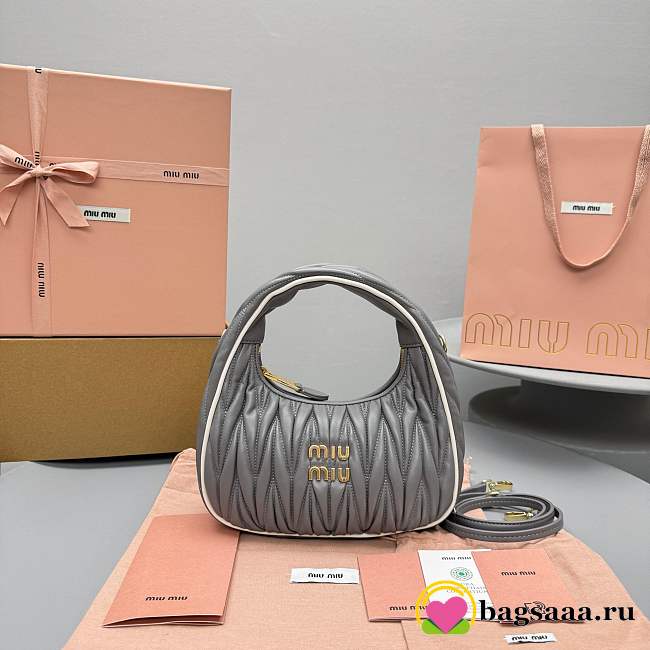 Bagsaaa Miu Miu Wander matelassé nappa leather bag 5BC125 gray - 20cm - 1