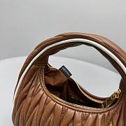 Bagsaaa Miu Miu Wander matelassé nappa leather bag 5BC125 brown - 20cm - 4