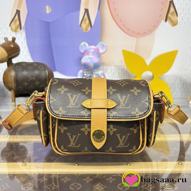 Bagsaaa LV M14742 Cargo Wearable Wallet - 23 x 14 x 10 cm - 1