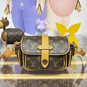 Bagsaaa LV M14742 Cargo Wearable Wallet - 23 x 14 x 10 cm - 1