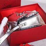 Bagsaaa Valentino Silver Smooth Leather Rockstud23 Small Shoulder Bag - 19cm - 3