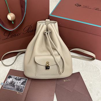 Bagsaaa Loro Piana Extra Drawstring backpack L27 beige - 27cm