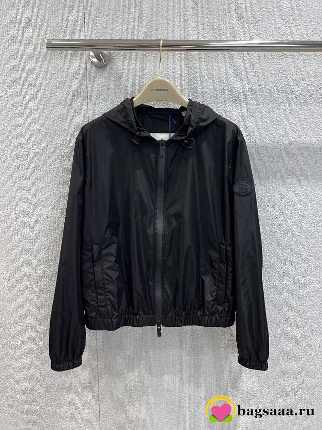 Bagsaaa Burberry Knight Stamp Nylon Jacket black - 1