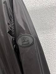Bagsaaa Burberry Knight Stamp Nylon Jacket black - 4