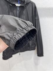Bagsaaa Burberry Knight Stamp Nylon Jacket black - 3