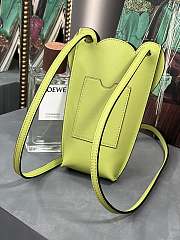 Bagsaaa Loewe Elephant pocket in classic calfskin green - 18cm - 2