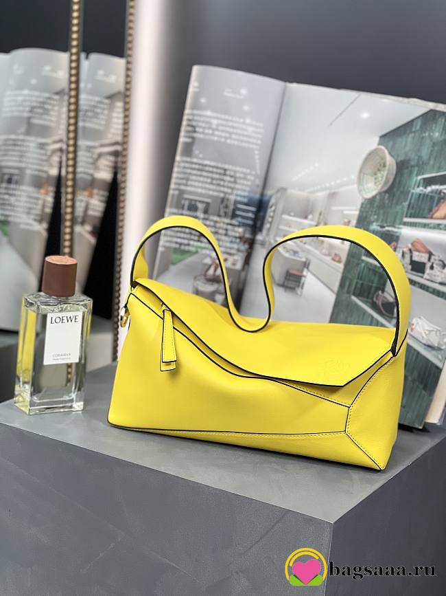 Bagsaaa Loewe Puzzle Hobo leather handbag yellow - 29cm - 1