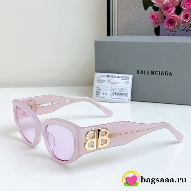 Bagsaaa Balenciaga Bossy Round Af Sunglasses in Light Pink - 1