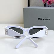Bagsaaa Balenciaga Bossy Round Af Sunglasses in White - 2