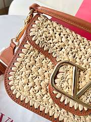 Bagsaaa Valentino Garavani Alltime Raffia Shoulder Bag - 23.5cm - 2