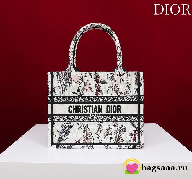 Bagsaaa Small Dior Book Tote Beige Millefiori Embroidery - 26.5 x 22 x 14 cm - 1