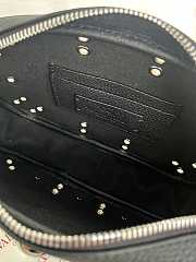 Bagsaaa Valentino Garavani Nellcôte Crossbody Bag In Grainy Calfskin black - 23cm - 2