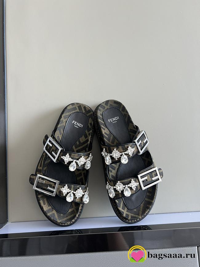 Bagsaaa Fendi Crystal Buckle Slides with Logo Print - 1