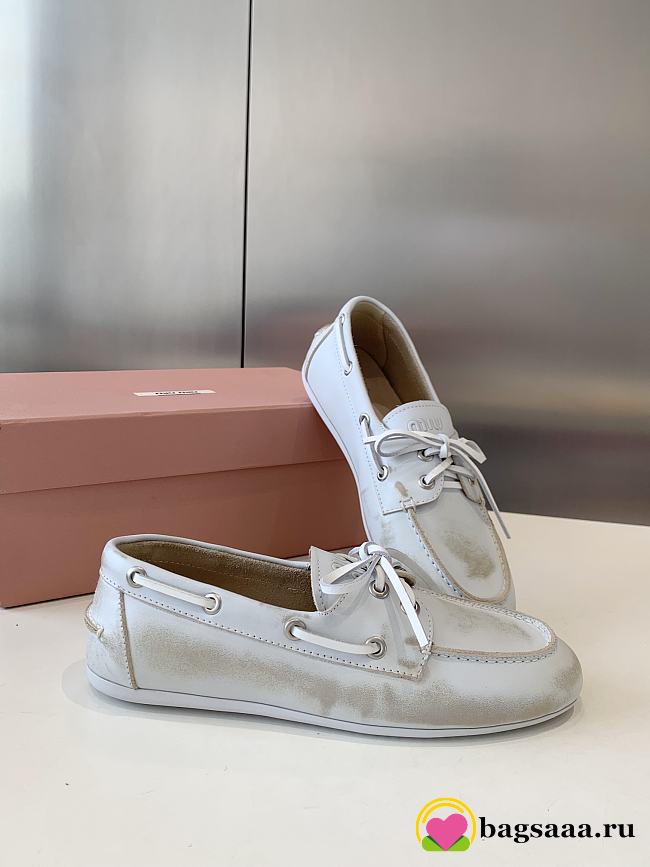 Bagsaaa Miu Miu Unlined bleached leather boat shoes white - 1
