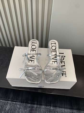 Bagsaaa Loewe Petal sandal in metallic calfskin silver 4.5cm