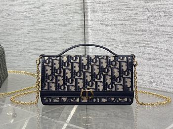 Bagsaaa Dior 30 Montaigne Cigale Pouch with Chain Blue Dior Oblique Jacquard - 21cm
