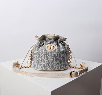 Bagsaaa Dior 30 Montaigne Mini Bucket Bag with Drawstring Blue Dior Oblique Chambray with Raffia Effect - 18.5cm