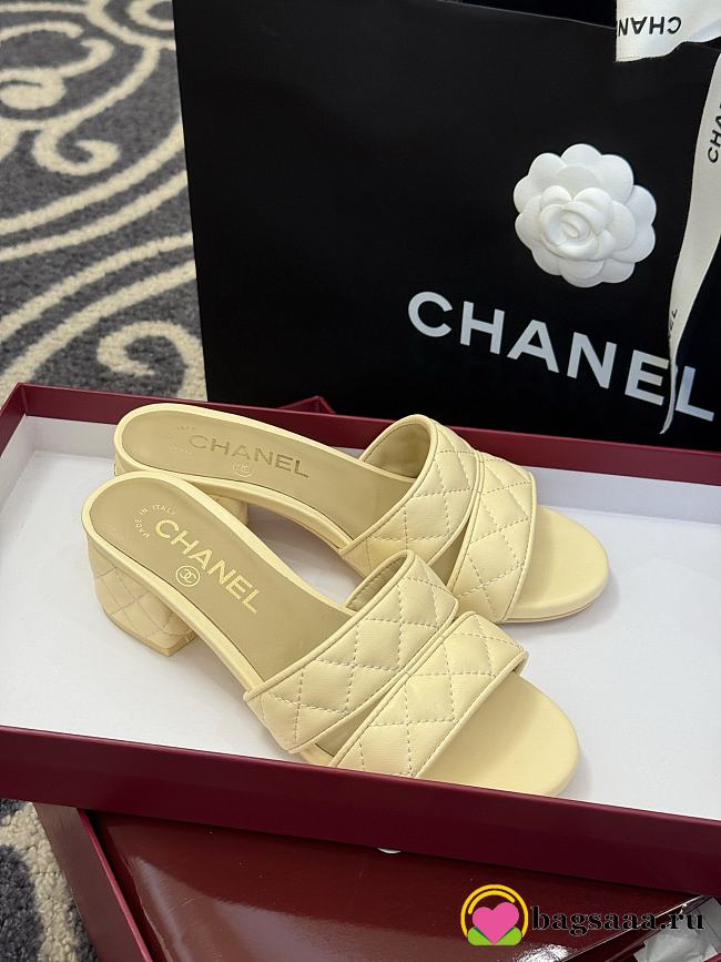 Bagsaaa Chanel Mules G46480 Beige Lambskin - 5cm - 1