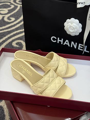 Bagsaaa Chanel Mules G46480 Beige Lambskin - 5cm