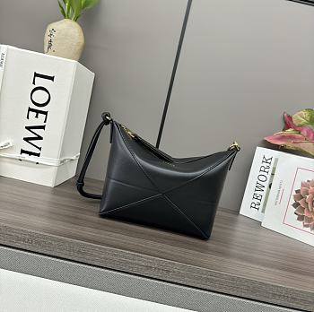 Bagsaaa Loewe Puzzle Fold pouch in shiny nappa calfskin black - 23cm