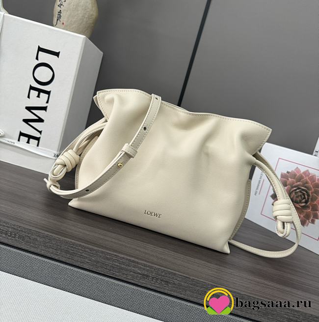 Bagsaaa Loewe Mini Flamenco clutch in nappa calfskin white - 24cm - 1
