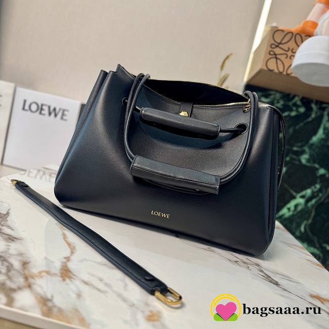 Bagsaaa Loewe Large Madrid bag in supple calfskin black - 33cm - 1