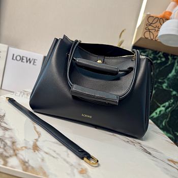 Bagsaaa Loewe Large Madrid bag in supple calfskin black - 33cm