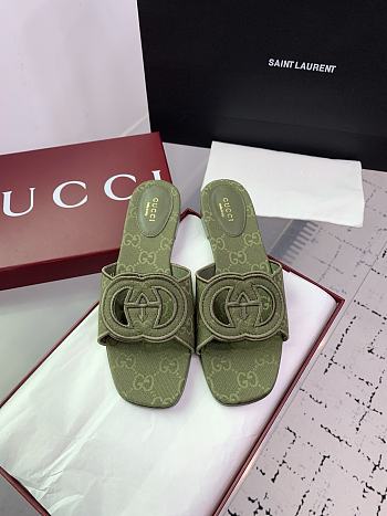 Bagsaaa Gucci Women's Interlocking G slide sandal 790447 green