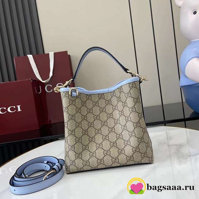 Bagsaaa Gucci GG Emblem Mini Bucket Bag 815118 beige & blue - 19x18x11 cm - 1