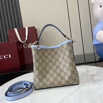 Bagsaaa Gucci GG Emblem Mini Bucket Bag 815118 beige & blue - 19x18x11 cm