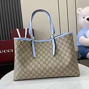 Bagsaaa Gucci GG Emblem Medium Tote Bag 815213 beige & blue - 38 x 25 x 15 cm - 1