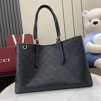 Bagsaaa Gucci GG Emblem Medium Tote Bag 815213 black GG - 38 x 25 x 15 cm