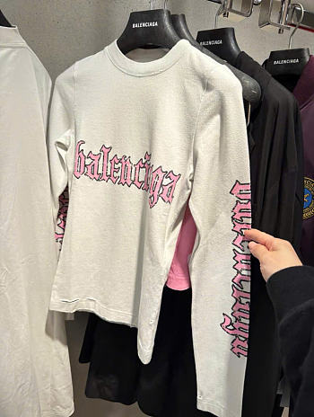 Bagsaaa Balenciaga Long Sleeve T-Shirt in dirty white 