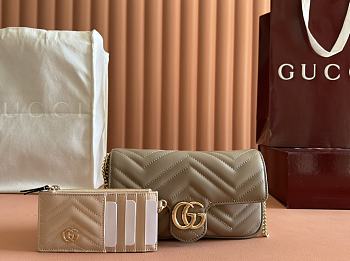 Bagsaaa Gucci GG Marmont small shoulder bag 751526 taupe - 21cm