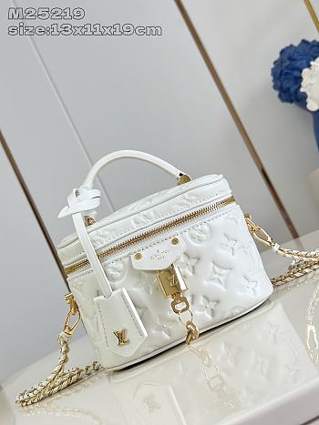 Bagsaaa LV M25219 Vanity PM Bag Cream - 19cm