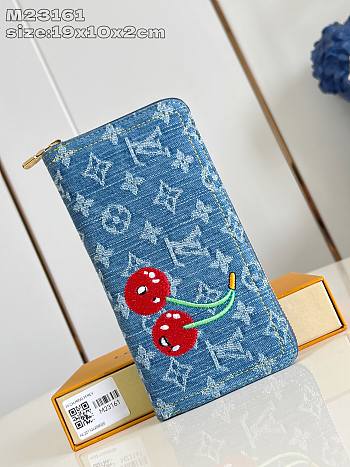 Bagsaaa M23161 LV x TM Zippy Wallet cherry denim - 19.5cm