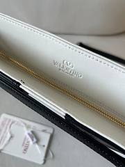 Bagsaaa Valentino Garavani Viva Superstar Medium Nappa Leather Shopping Bag black & white - 37cm - 3