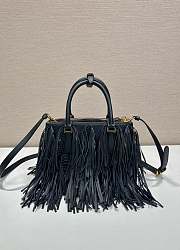Bagsaaa Prada Galleria small leather bag with fringe 1BA896 black - 24.5cm - 4