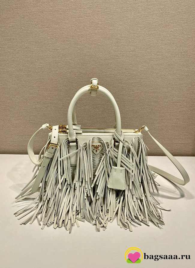 Bagsaaa Prada Galleria small leather bag with fringe 1BA896 white - 24.5cm - 1