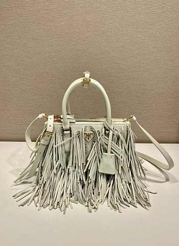 Bagsaaa Prada Galleria small leather bag with fringe 1BA896 white - 24.5cm