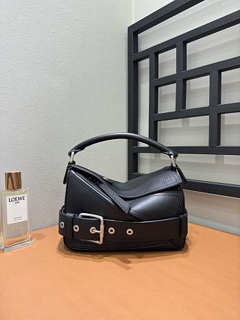 Bagsaaa Loewe Small Puzzle Biker bag in shiny calfskin black - 24cm