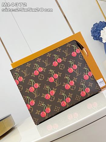 Bagsaaa M14372 LV x TM Toiletry Pouch cherry - 25cm