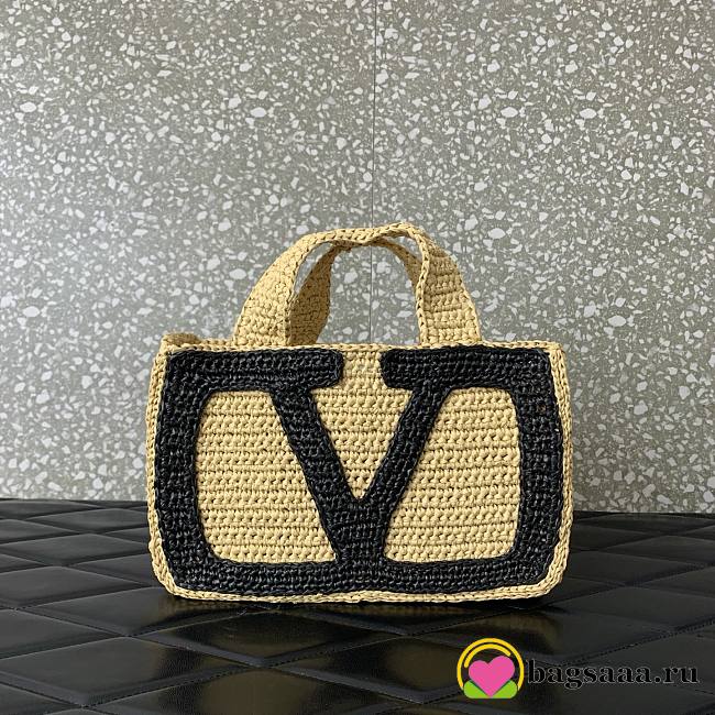 Bagsaaa Valentino Garavani Viva Superstar Small Shopping Bag In Raffia - 26cm - 1