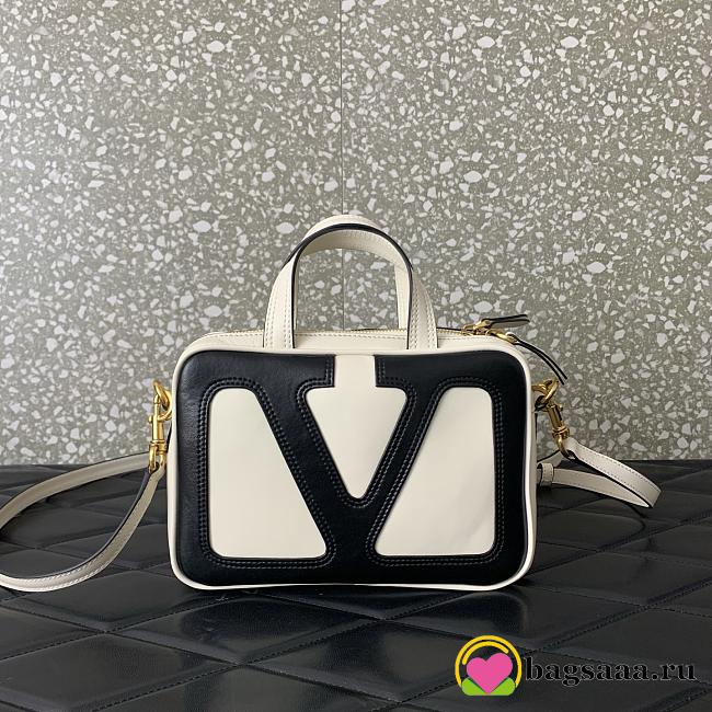 Bagsaaa Valentino Garavani Viva Superstar nappa leather handbag white - 23cm - 1