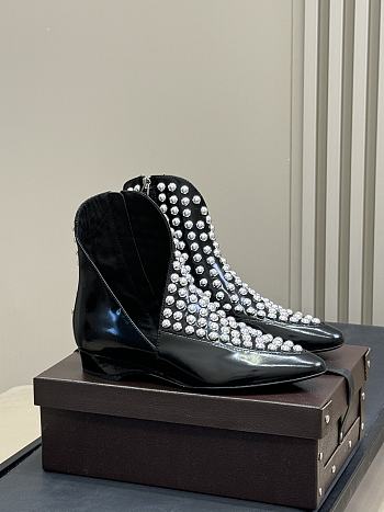 Bagsaaa Alaia Asymetric Ankle Boots In Glossy Calfskin With Studs