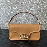 Bagsaaa Valentino Garavani VLogo Signature leather shoulder bag brown - 26cm - 1