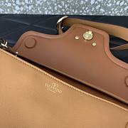 Bagsaaa Valentino Garavani VLogo Signature leather shoulder bag brown - 26cm - 4
